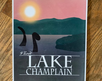 Plakat z jeziorem Champlain – wydruk artystyczny w stylu vintage – potwór z jeziora Champ – dekoracja ścienna