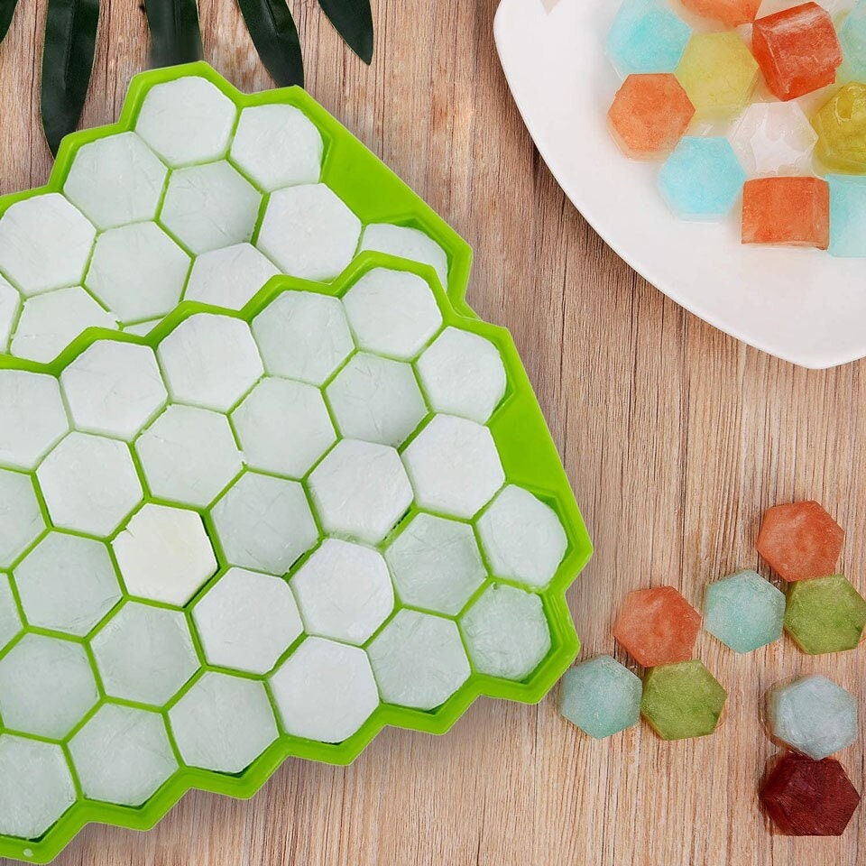 Honeycomb Design Ice Cube Tray w/Cover - Gray - Handy Gourmet