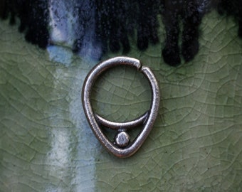 Anillo de plata de ley con forma de lágrima para el lóbulo de la oreja, con forma de lágrima, oxidado, desgastado, rústico, con acabado rugoso, 14 g, 16 g, 1,6 mm, 1,2 mm, minimalista, geométrico.
