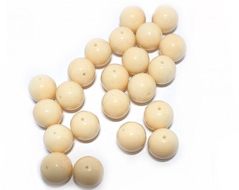 Oval, x30 beads Pretty Cream Czech Glass 4x5mm Oval Faceted Beads