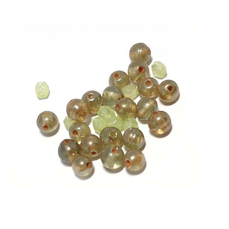 8x 4mm, 19x 6mm Pretty 8mm clear green yellow round glass beads, Pretty Green czech glass beads mix x20 beads