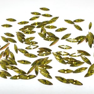 Vintage 11x3mm Swarovski Olivine Marquise Navette, Stunning Vintage Green Crystal Chatons, gold foil pointy back crystals (Code 4200) x100
