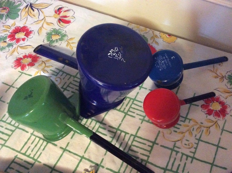 Lot of 4 Vintage Enamelware enamel Dipper Red Blue Green Poland Yugoslavia