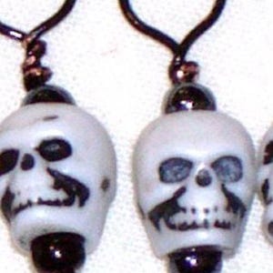 halloween knitting stitch markers,skulls, skeleton, no snag, set of 4, goth