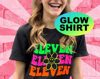 Groovy Glow Shirt Geburtstagsparty Glow Shirt - 80er Jahre Glow Party - 70er Jahre Glow Party - Groovy Glow - Alterswahl