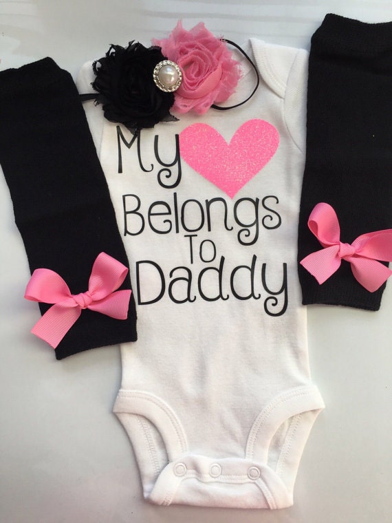 Baby Girl outfit -Coming home outfit - Newborn baby clothes - My heart Belongs to Daddy -Newborn photo prop outfit- Preemie outfit-