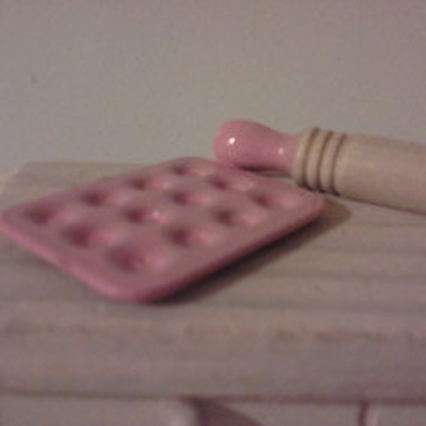 Kitchenware Rolling pin and baking tray set in pink