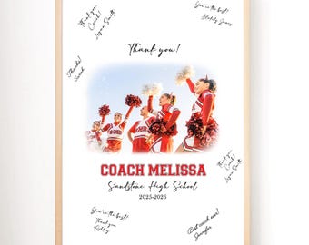 Può includere: Stampa incorniciata con una squadra di cheerleader in uniformi rosse e bianche, con pompon. La stampa include il testo "COACH MELISSA" e "Sandstone High School 2025-2026", insieme a note manoscritte e firme.