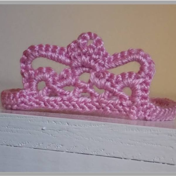 Little Princess Tiara Crochet Pattern - Newborn Photo Prop ... Instant Download