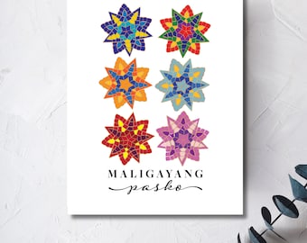 Könnte beinhalten: Sechs bunte, sternförmige Papierlaternen mit Mosaikmuster. Der Text "MALIGAYANG pasko" steht unter den Laternen.