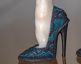 Shoes for your Chimera dolls (black lace, blue pumps)