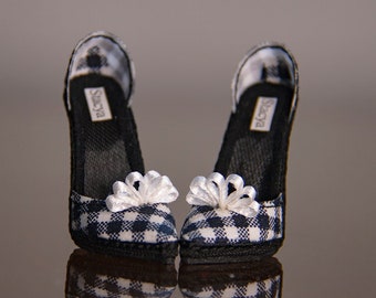 Shoes for Popovy Sisters dolls (b&w plaid  w white bow)