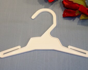 doll clothes hangers for 18 inch dolls