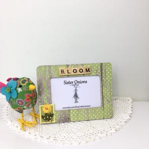 Green Bloom Polka Dot Decoupaged Embellished 4 x 6 Horizontal Picture Frame Barnboard Picture Frame Shabby Chic Gift Family Memories