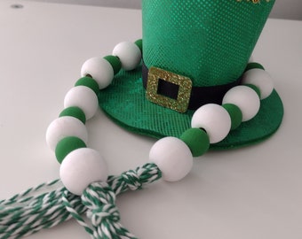 St Patrick Day wooden bead garland, Farmhouse tiered tray style, Home décor