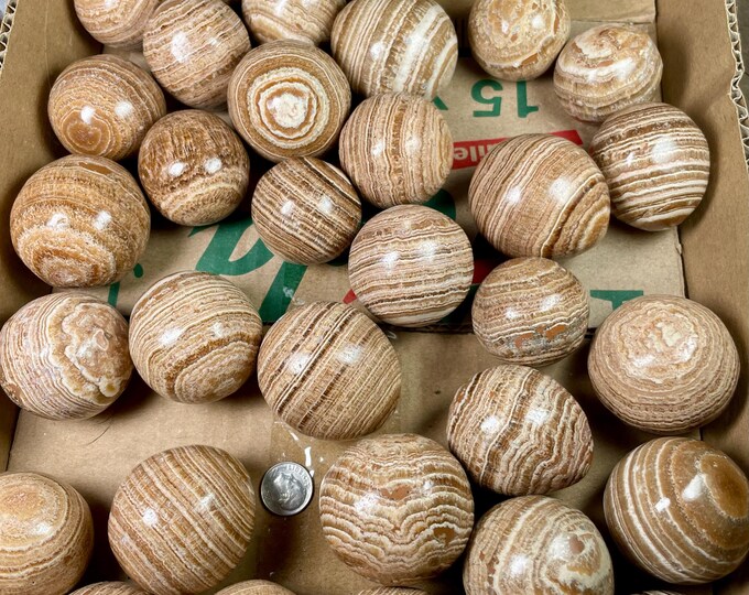 one  Banded on Sphere or egg  Brown Crystal Natural Onyx Ball, egg  the sphere, egg is shaped by hand not machine so not perfect 25