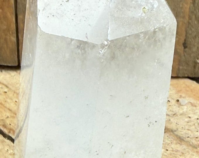 Quartz Point cut base quartz crystal point minor imperfections, Quartz point crystal ,Clear Quartz Tower, 2 inch
