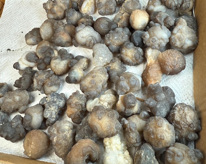 Chalcedony Moroccan , Botryoidal Natural Raw  Mineral Specimen Collector Display Stone Free Form Healing Crystal