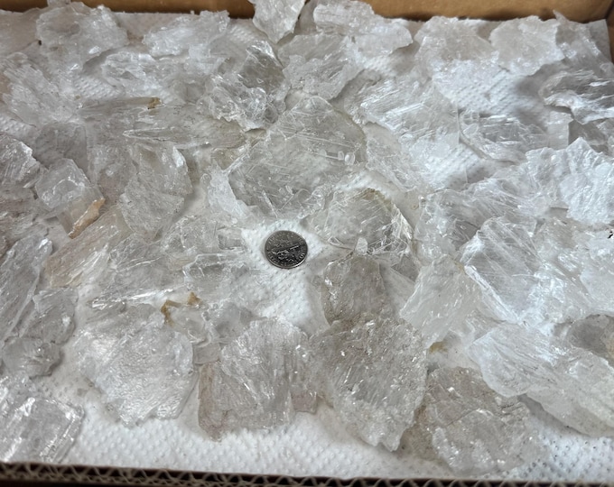 one Raw Selenite Crystal Plate – Natural Selenite Specimen from Morocco | Elegant Mineral Decor , Collector’s Piece  30-50mm