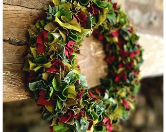 Christmas Wreath Rag fabric, handmade, sustainable, red, green 25cm diameter
