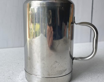 Vintage roestvrijstalen meel- en suikerstrooier in landelijke retro MCM-stijl