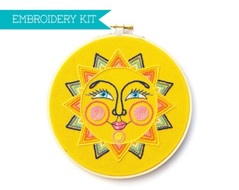 Sun Face Embroidery Kit, Hand Embroidery Kit, PDF Embroidery Pattern, Sun Face, Hand stitching, Modern Embroidery, DIY Kit, Supply Kit