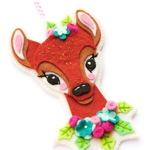 Felt PDF Pattern, Reindeer Ornament, Christmas Ornament, Deer Embroidery Pattern, Felt Deer, Woodland Animal, Felt flowers, Deer Softie image 2