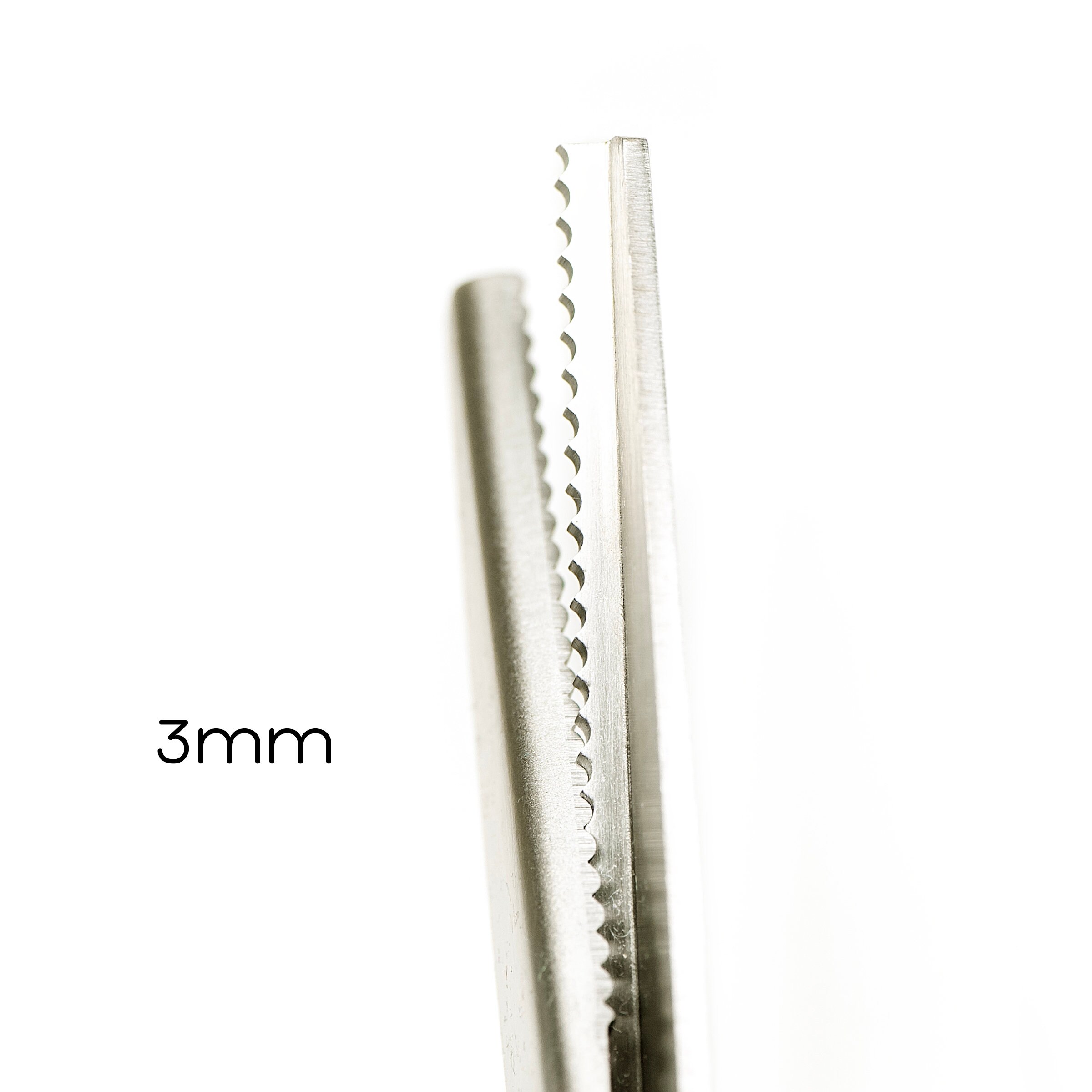 Scalloped Scissors 3mm 5mm or 10mm Scalloped Scissors Pinking