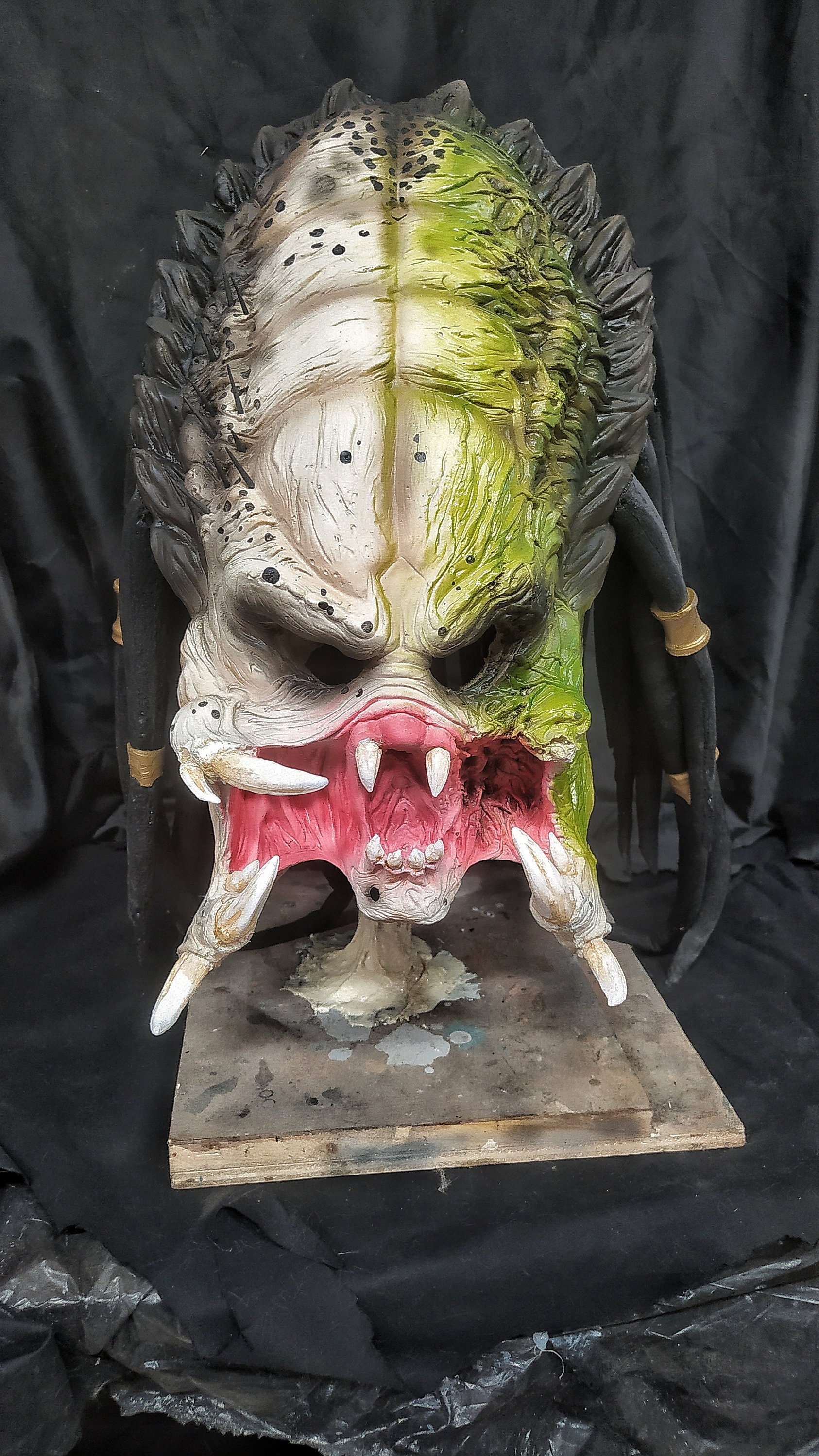 Moto Amazon Mascara Del Depredador Máscara De Depredador Con Rastas, Máscara  De Alienígena Aterradora, Máscara De, image size:1686x3000