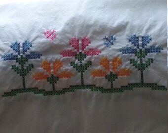 Hand embroidered table runnet