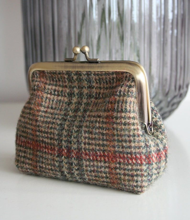 Ladies green tweed clasp purse coin purse card purse with floral lining