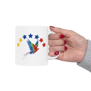 Caneca o Taza Diseño de Bandera de Venezuela de Siete Estrellas Tricolor y Guacamaya, Lembrança Venezuela, Presente de aniversário, Presente para ela, para ele imagem 10