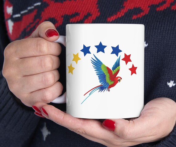Mug o Taza Diseño de Bandera de Venezuela de Siete Estrellas Tricolor y Guacamaya, Souvenir Venezuela, Birthday Gift, Gift for Her, for Him