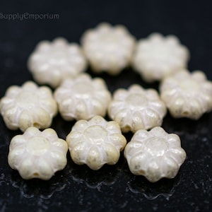 Perles de fleurs tchèques, Perle de fleur de cactus, Perle de cactus tchèque jaune ivoire mercure 9 mm Perles de fleurs jaune ivoire mercure 9 mm, 3425R, 25 perles image 1