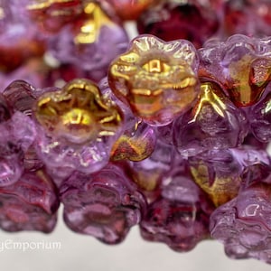 Flower Button, Czech Glass 8mm Button, 20 Beads, Tiny Alexandrite Pink Luster Picasso Button Flower Beads, 4942