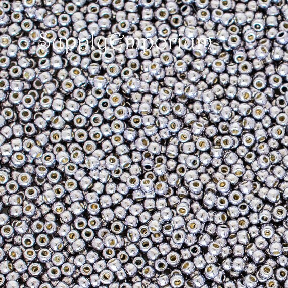 20 gm #HXV040 15//0 Silver Lined Medium Grey Hex Seed Bead Toho