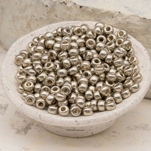 8-4221, Miyuki 22g Duracoat Galvanized Light Pewter 8-4221, Miyuki 22g Duracoat Galvanized Light Pewter