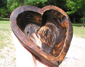 Cuenco de madera tallado a mano en forma de corazón 2