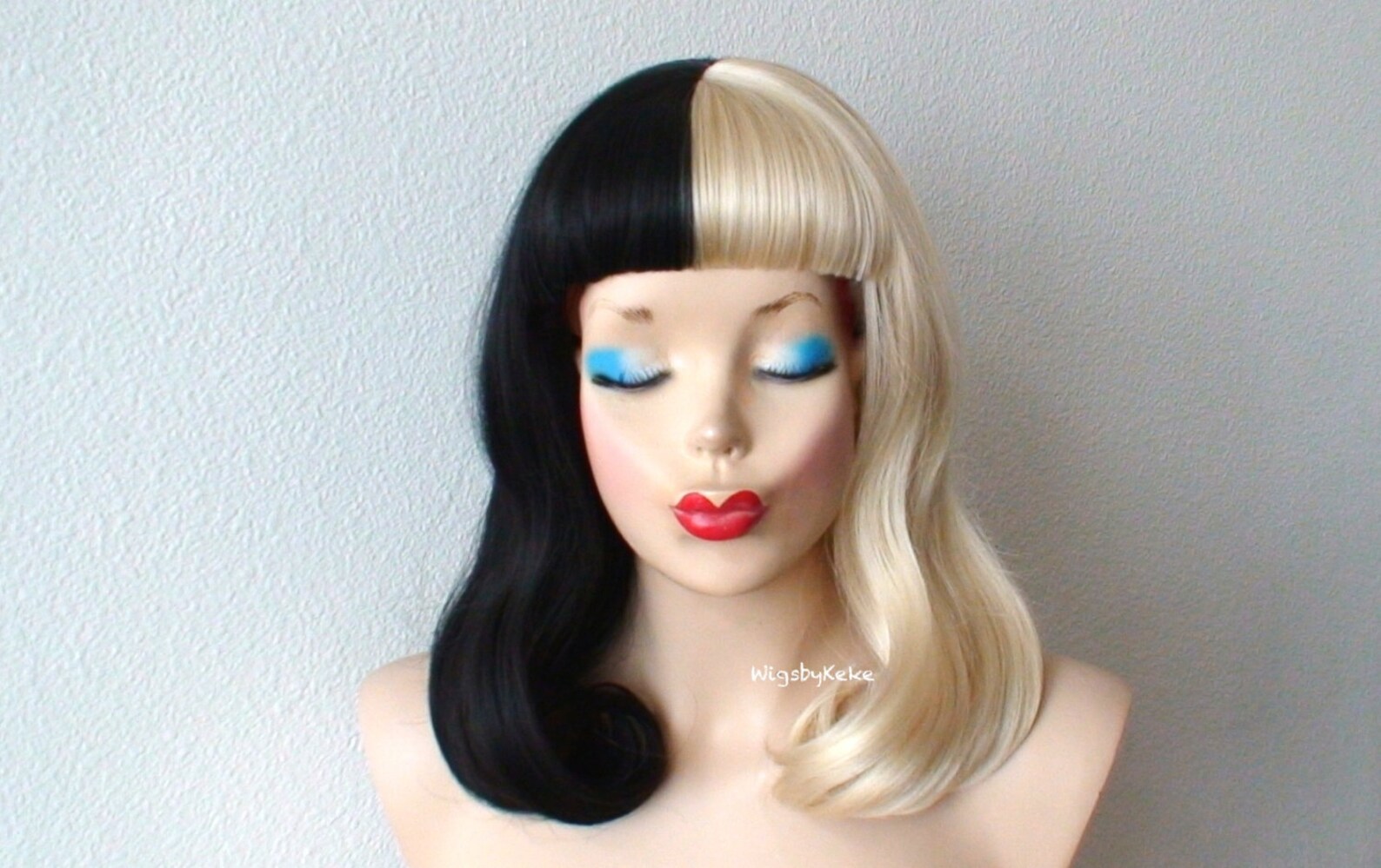 Blonde/Black wig. Half Blonde Half Black wig. Short wavy hair Etsy