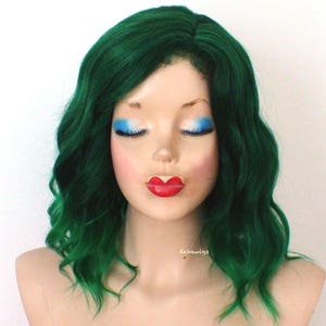 Green Ombre wig. 16&quot; Wavy hair wig. Heat friendly synthetic hair wig.