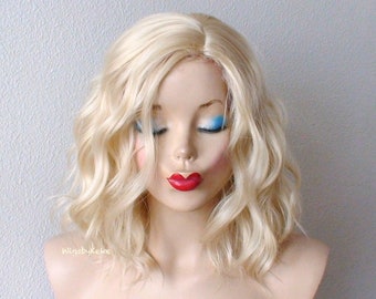 Blond wig. 16" Wavy hair wig. Lace front wig. Heat friendly synthetic hair wig.