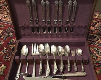 Vintage Holmes & Edwards 1937 Silverplate Lovely Lady 56 Piece Service For 8
