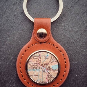 Personalisierte Leder Karte Schlüsselanhänger, Weltkarte Schlüsselanhänger, Lieblingsort Geschenk, Neues Zuhause Geschenk, neues Auto Schlüsselanhänger.