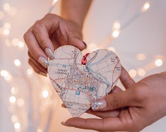 Decorazione a forma di cuore in legno con mappa personalizzata: un regalo ricordo personalizzato