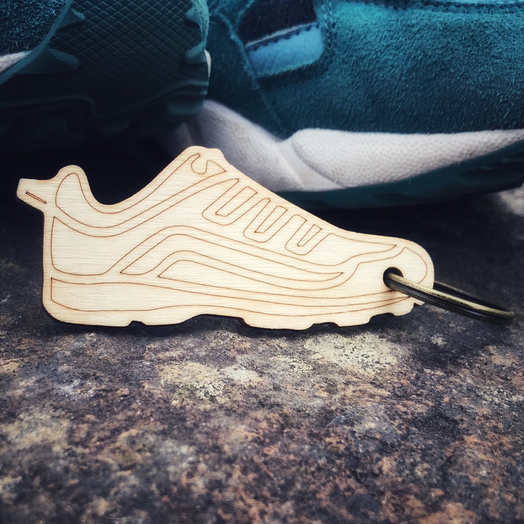 Wooden Running Shoe Keyring, Marathon Gift, Trail Running Keyfob, Fell