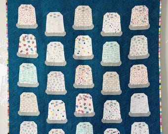 Thimbles throw size quilt