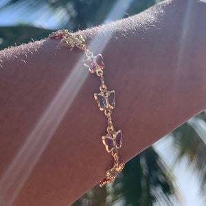 Pulseira de borboleta em ouro 18K, joias delicadas de borboleta, pulseira de borboleta simples, presente de luto para ela, pulseira de pedras preciosas, pulseira de clipe de papel