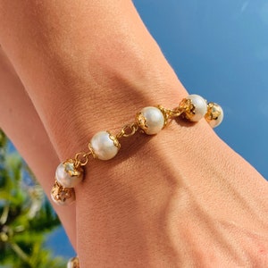 Gold filled Large Pearl bracelet, Chunky Pearl Bracelet, Thick Gold Pearl Bracelet, Grandma Gift, Pearl Jewelry, Womens Stackable Bracelet