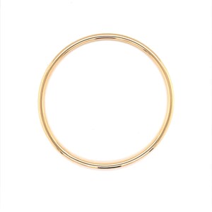 以下が含まれることがあります： シンプルな金のバングルブレスレット
