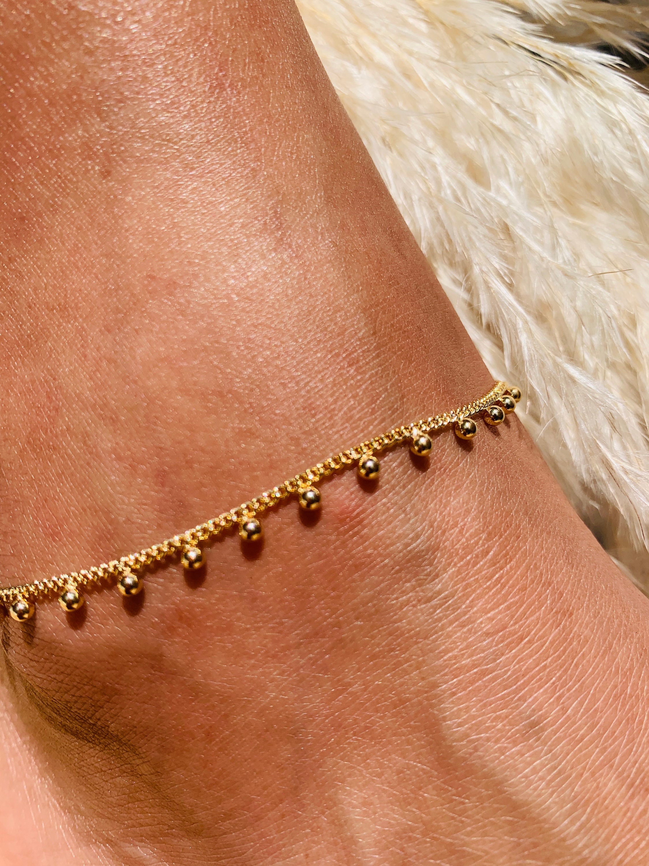 Women Gold Chain Anklet Bracelet : Stylish 18K Gold Plated Stainless Steel  Minimalist Boho Style Layered Dainty Ankle Bracelet for her, Summer Jewelry